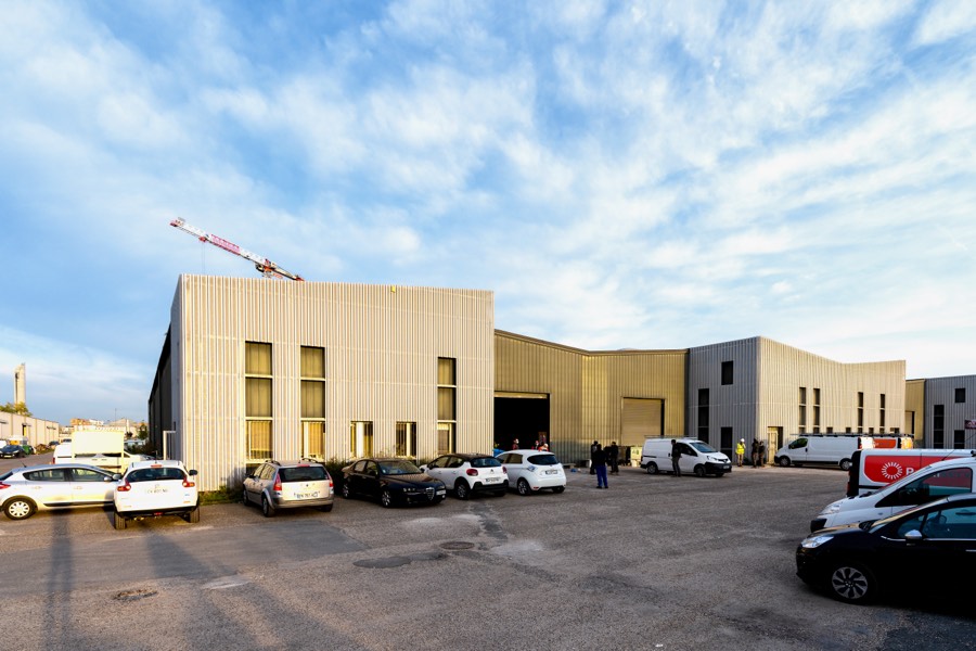 Site d'activités et d'entrepôts géré pour 3F Atlantique, quai de Brazza à Bordeaux