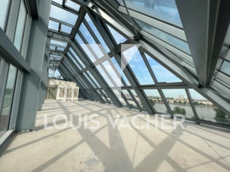Local commercial Bordeaux 840 m²