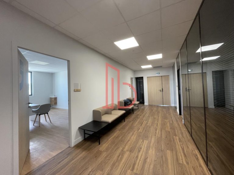 Vente de bureau Bruges 1240 m²