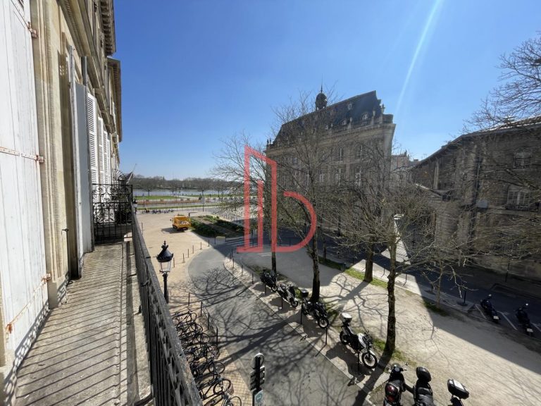 Vente de bureau Bordeaux 316 m²