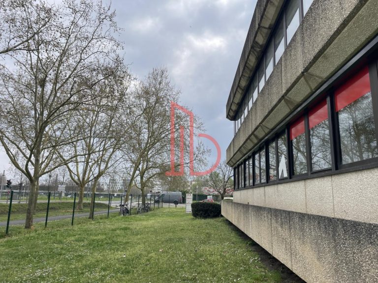 Location de bureau Bruges 390 m²