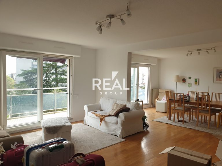 Location Appartement Bordeaux 131 m²