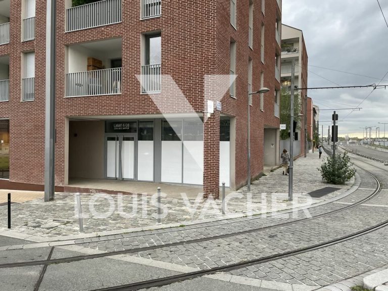 Local commercial Bordeaux 107 m²