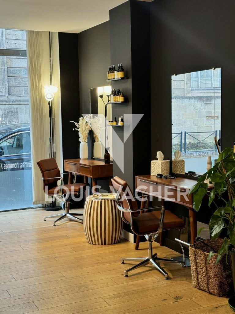 Local commercial Bordeaux 3