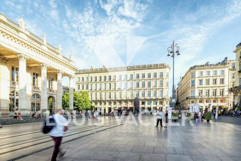 Local commercial Bordeaux 1