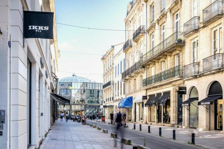 Local commercial Bordeaux 1