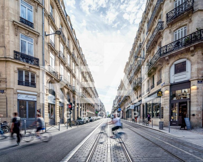 Local commercial Bordeaux 328 m²