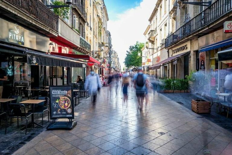 Local commercial Bordeaux 77 m²