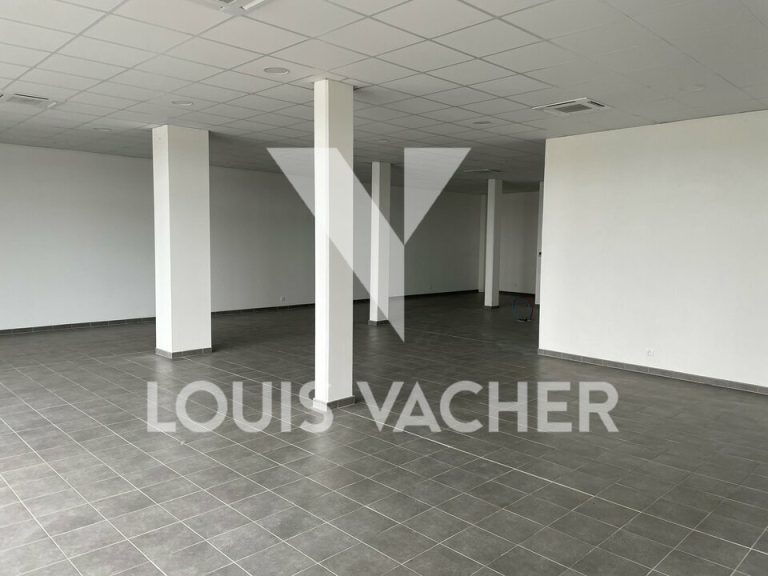 Local commercial Pompignac 3