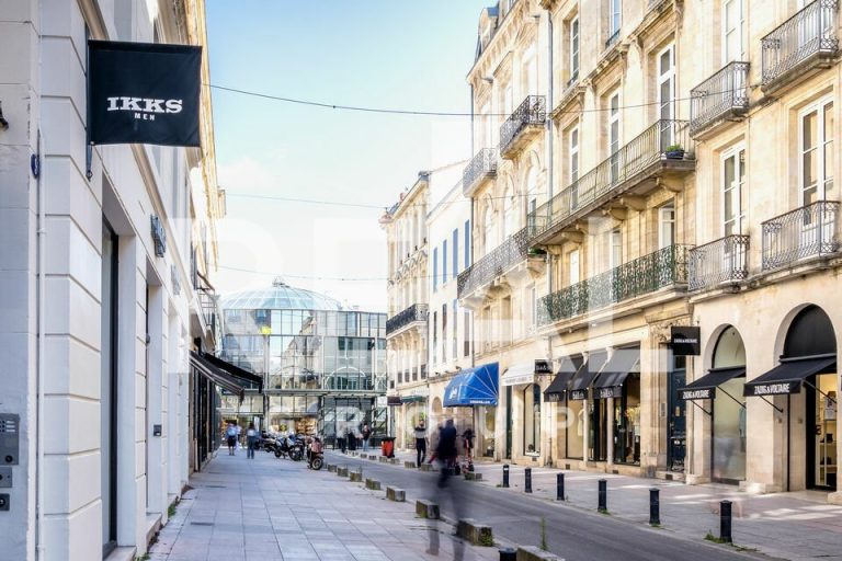 Local commercial Bordeaux 87 m²