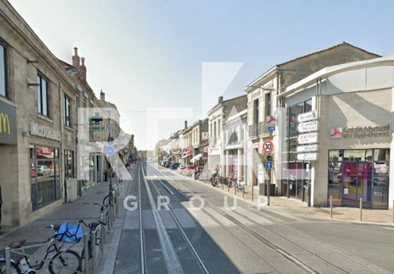 Local commercial Le bouscat 77 m²
