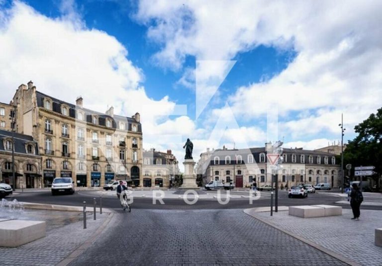 Local commercial Bordeaux 3