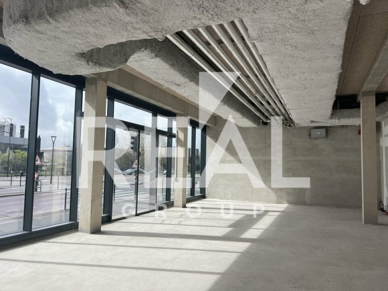 Local commercial Bordeaux 2
