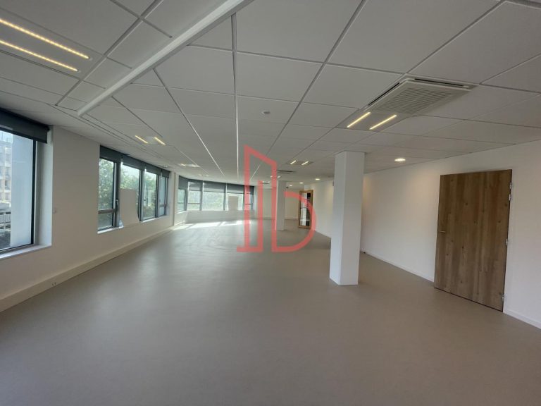Location de bureau Bruges 758 m²