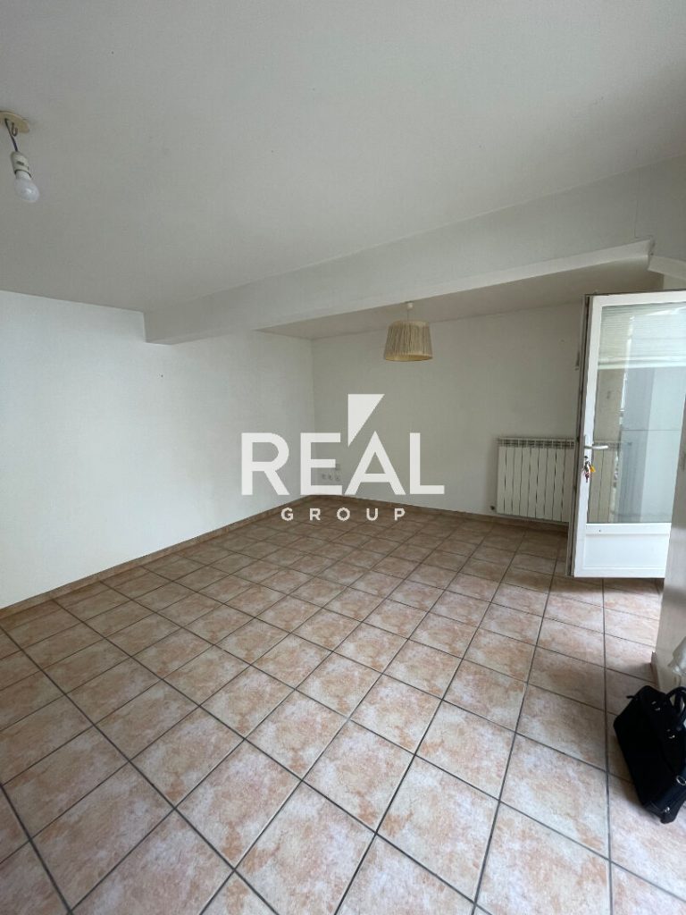 Location Appartement Bordeaux 77 m²